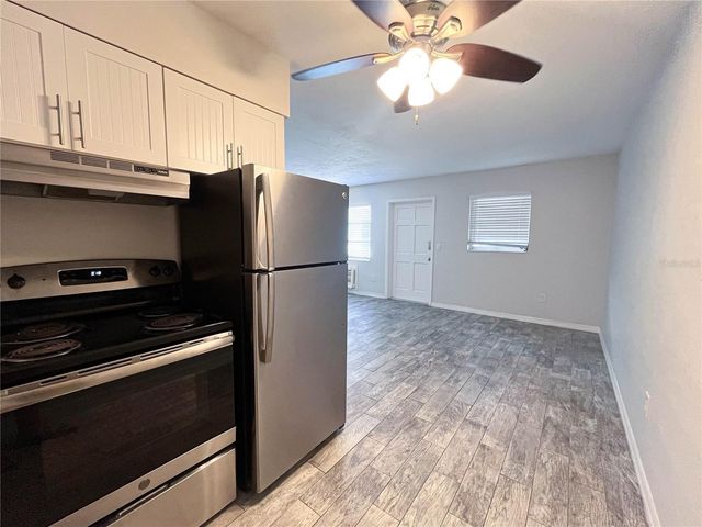 6373 GATEWAY AVENUE, Sarasota, FL 34231