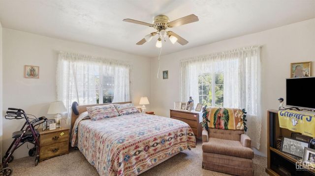 1019 Sterling Road, Bakersfield, CA 93306