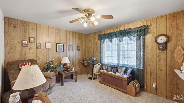 1019 Sterling Road, Bakersfield, CA 93306