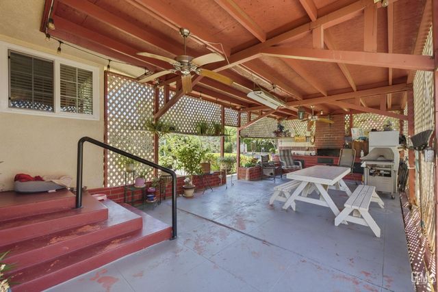 1019 Sterling Road, Bakersfield, CA 93306