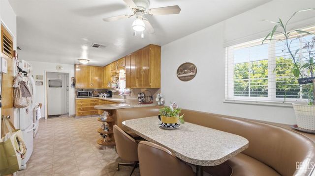 1019 Sterling Road, Bakersfield, CA 93306