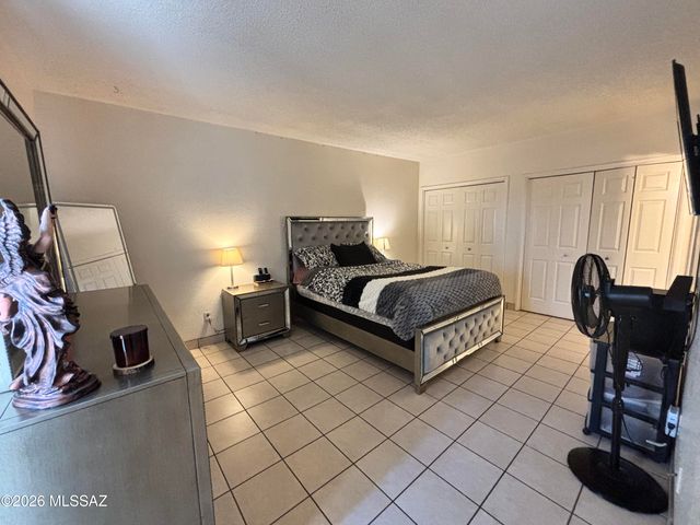 877 E Calle Esplendor, Nogales, AZ 85621