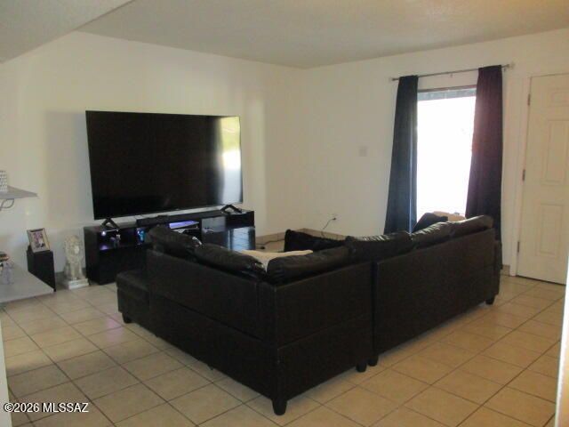 877 E Calle Esplendor, Nogales, AZ 85621