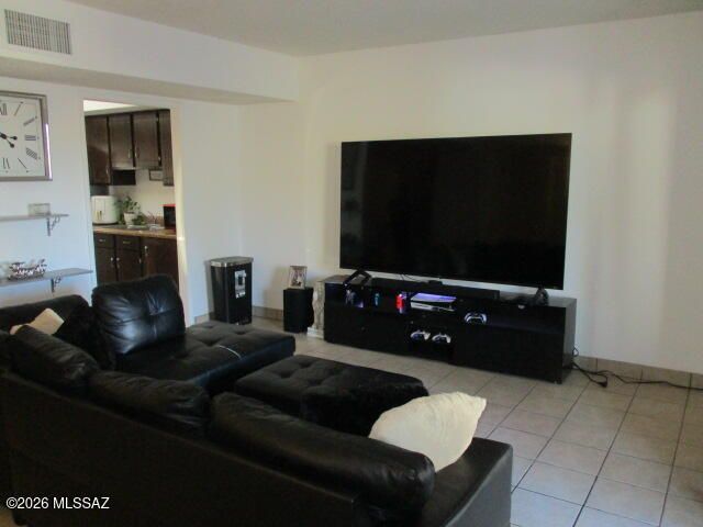 877 E Calle Esplendor, Nogales, AZ 85621