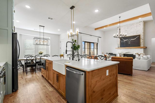 105 Shawnee Trail, Pottsboro, TX 75076