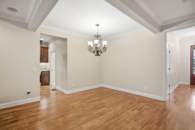 112 Grayson Ln, White House, TN 37188