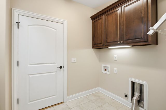 112 Grayson Ln, White House, TN 37188