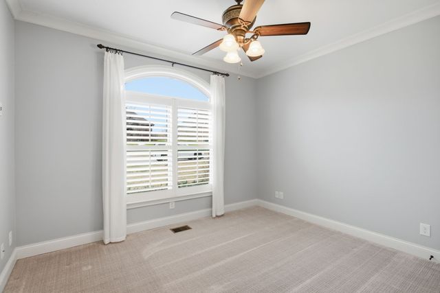 112 Grayson Ln, White House, TN 37188