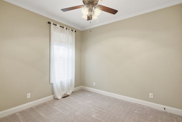 112 Grayson Ln, White House, TN 37188