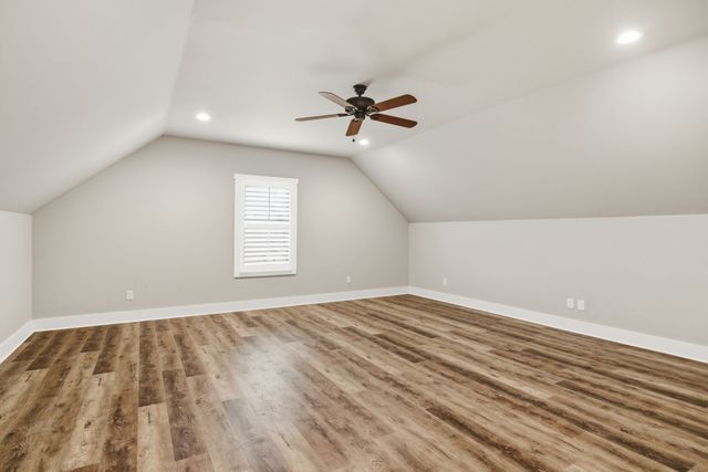 112 Grayson Ln, White House, TN 37188