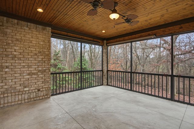 112 Grayson Ln, White House, TN 37188