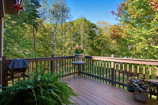 112 Grayson Ln, White House, TN 37188