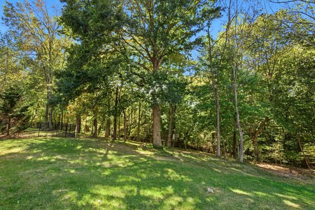 112 Grayson Ln, White House, TN 37188