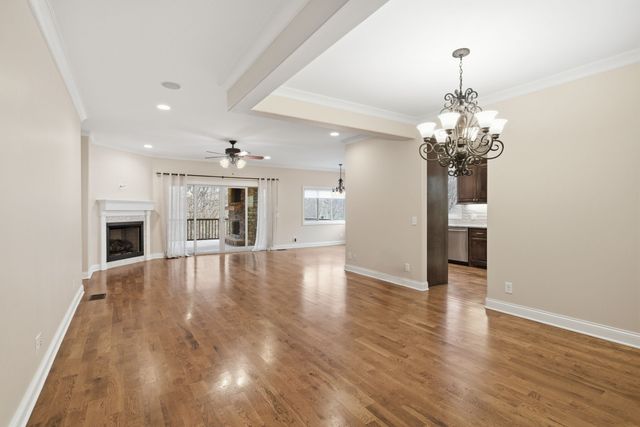 112 Grayson Ln, White House, TN 37188