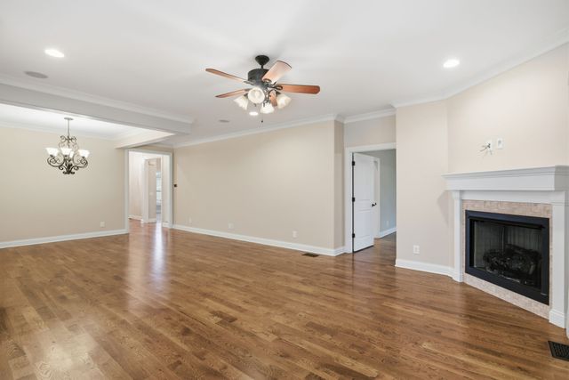 112 Grayson Ln, White House, TN 37188