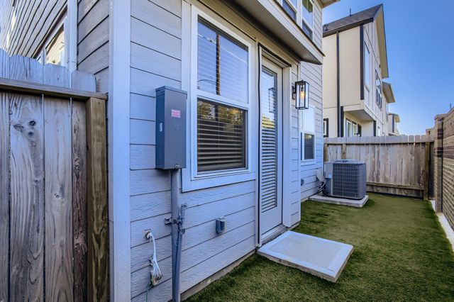 9948 Storehouse Drive, Houston, TX 77080