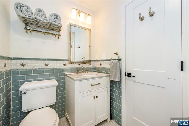 867 Alexandria Court, Ramsey, NJ 07446