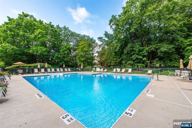 867 Alexandria Court, Ramsey, NJ 07446