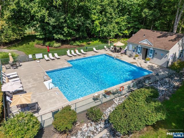 867 Alexandria Court, Ramsey, NJ 07446