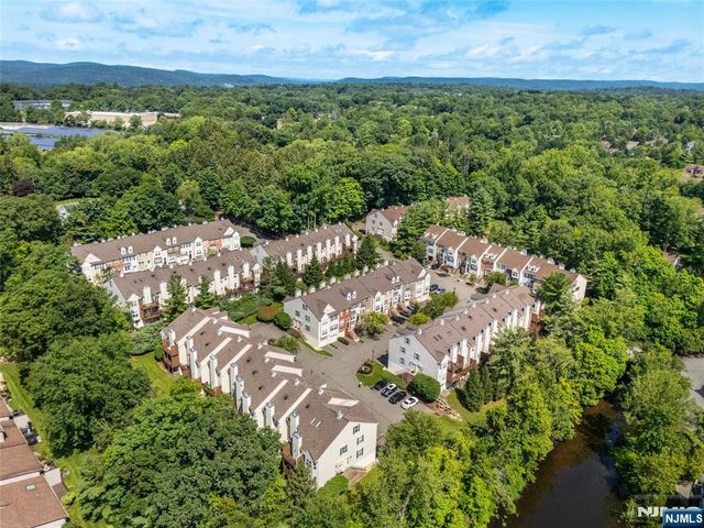 867 Alexandria Court, Ramsey, NJ 07446