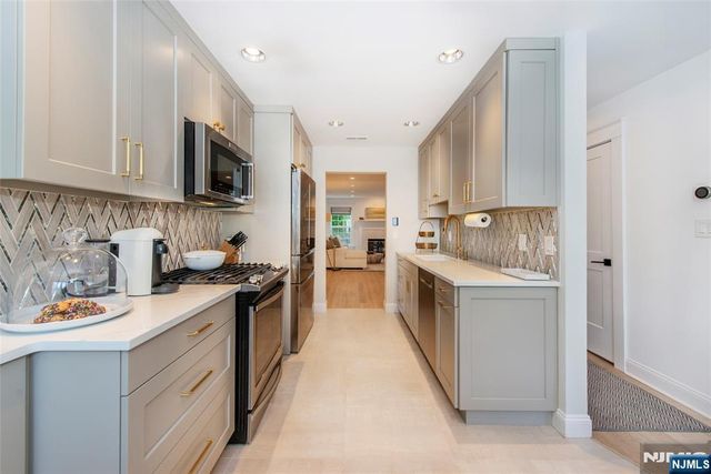 867 Alexandria Court, Ramsey, NJ 07446