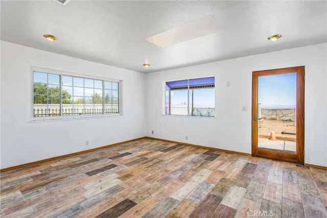 7045 Oak Hill Road, Oak Hills, CA 92344