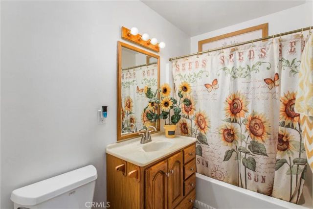 7045 Oak Hill Road, Oak Hills, CA 92344