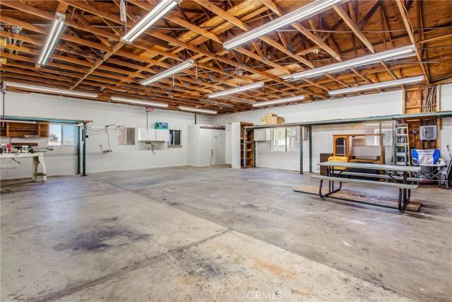 7045 Oak Hill Road, Oak Hills, CA 92344