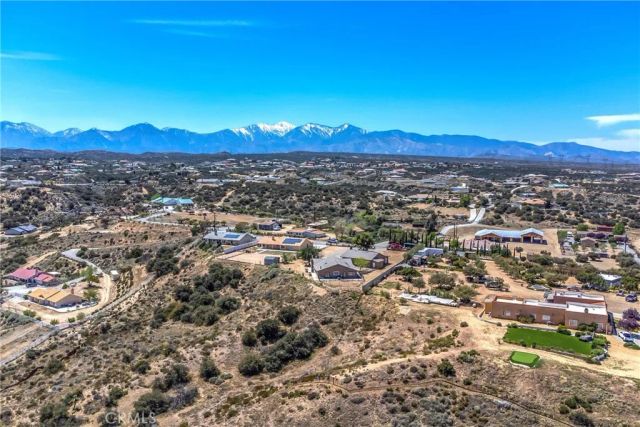 7045 Oak Hill Road, Oak Hills, CA 92344