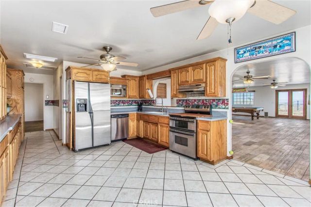 7045 Oak Hill Road, Oak Hills, CA 92344