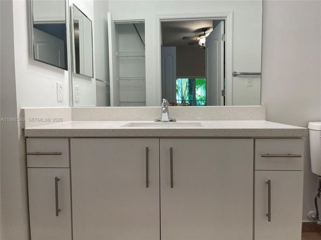 6001 SW 70th St 130, South Miami, FL 33143