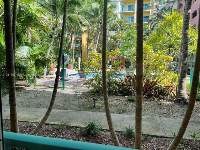 6001 SW 70th St 130, South Miami, FL 33143