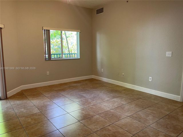 6001 SW 70th St 130, South Miami, FL 33143