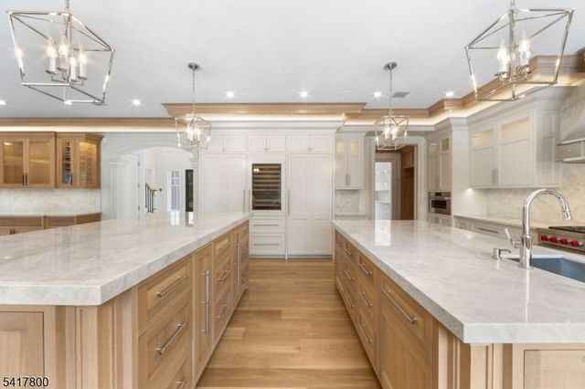 104 Chestnut Ridge Rd, Saddle River Boro, NJ 07458