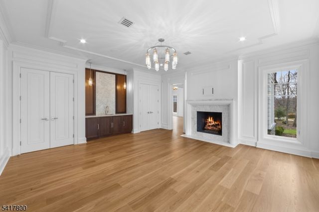 104 Chestnut Ridge Rd, Saddle River Boro, NJ 07458