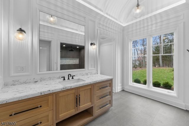 104 Chestnut Ridge Rd, Saddle River Boro, NJ 07458