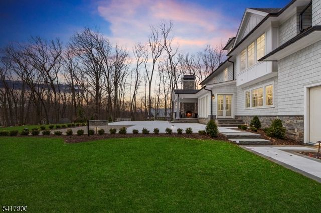 104 Chestnut Ridge Rd, Saddle River Boro, NJ 07458