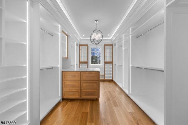 104 Chestnut Ridge Rd, Saddle River Boro, NJ 07458