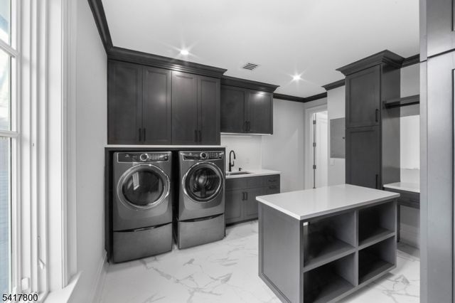 104 Chestnut Ridge Rd, Saddle River Boro, NJ 07458