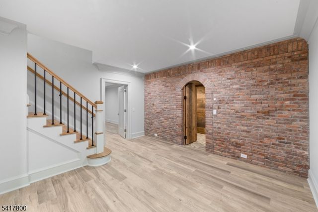 104 Chestnut Ridge Rd, Saddle River Boro, NJ 07458