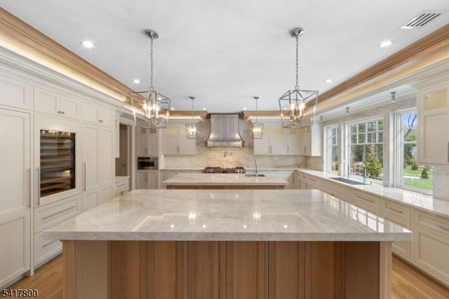 104 Chestnut Ridge Rd, Saddle River Boro, NJ 07458