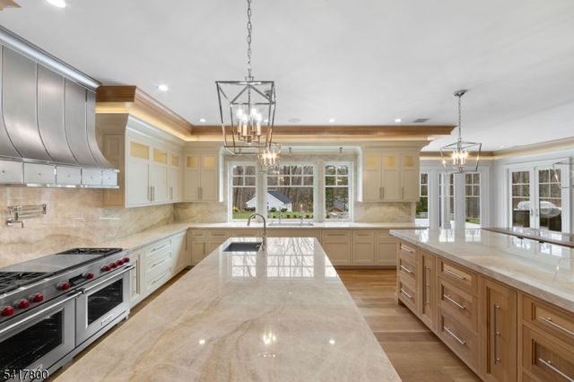 104 Chestnut Ridge Rd, Saddle River Boro, NJ 07458