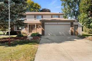 2352 Cumberland Road, Rochester Hills, MI 48307