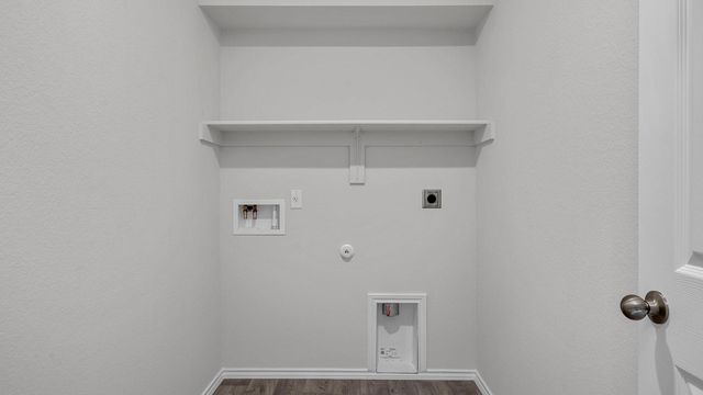 144 McNamara CT, Jarrell, TX 76537