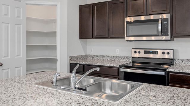 144 McNamara CT, Jarrell, TX 76537