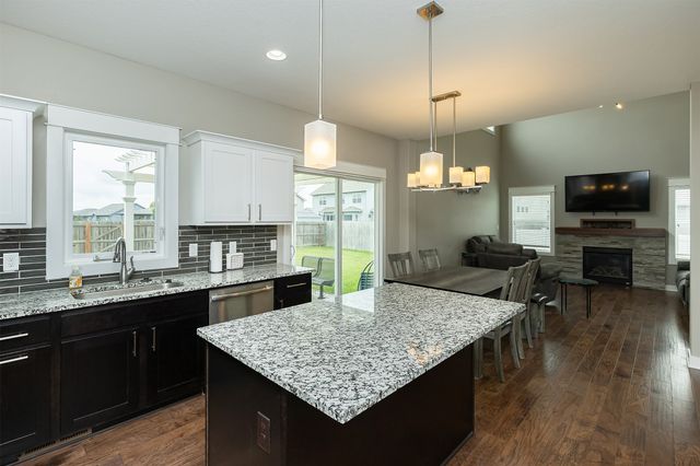 535 NE Bowman Drive, Waukee, IA 50263