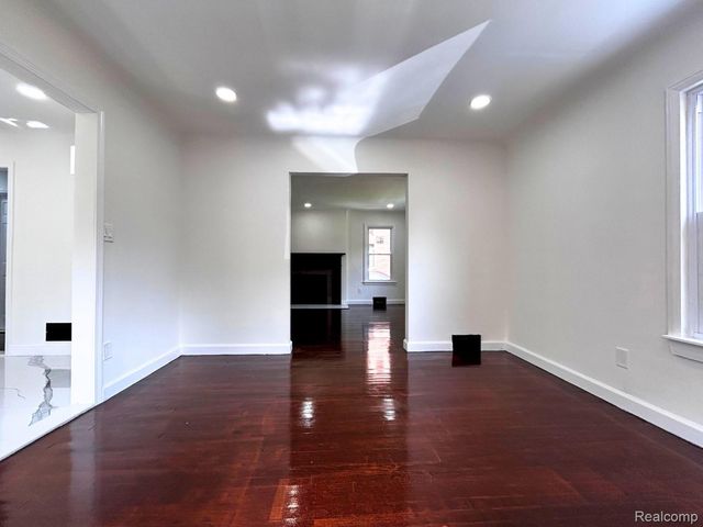 10029 Balfour Road, Detroit, MI 48224