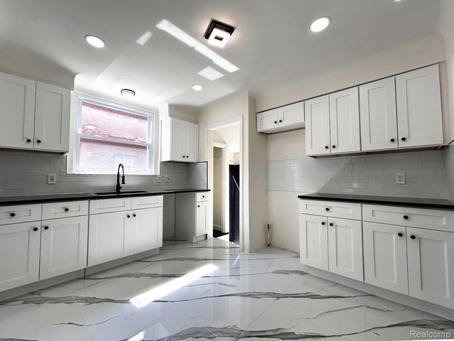 10029 Balfour Road, Detroit, MI 48224