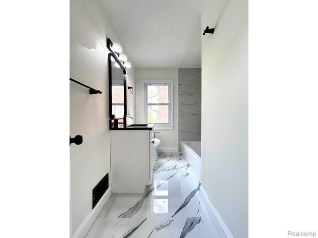 10029 Balfour Road, Detroit, MI 48224