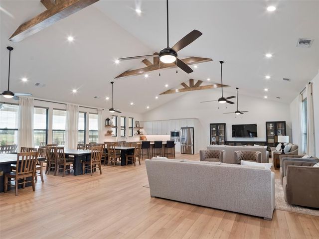 16209 Blackberry Farm Road, Oklahoma City, OK 73013